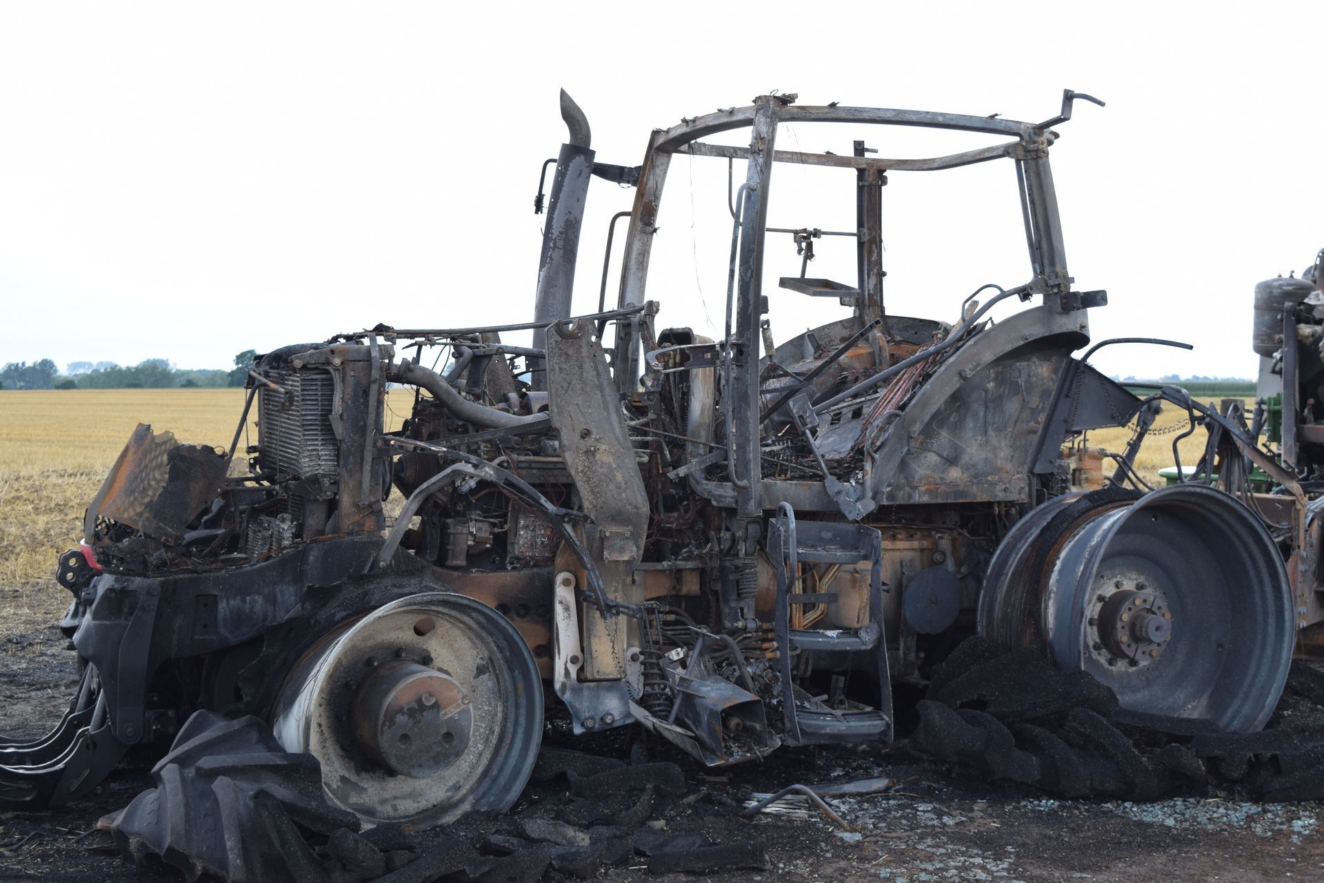 Un tracteur épave.