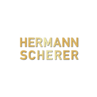 Ein goldenes Logo für Hermann Scherer auf weißem Hintergrund.
