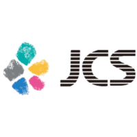 Ein Logo für JCS mit einer Blume im Hintergrund