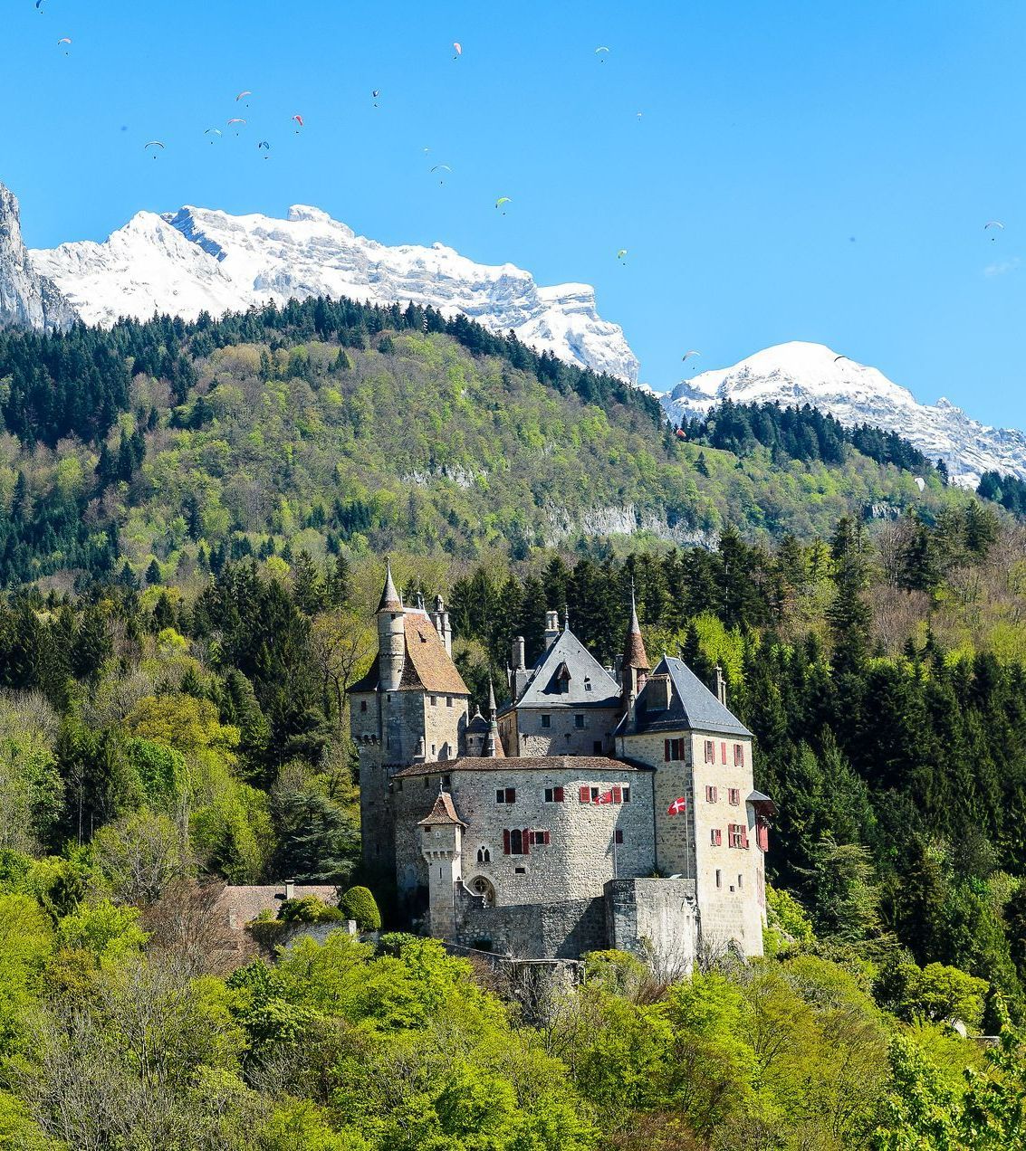 Forteresse de Menthon-Saint-Bernard.