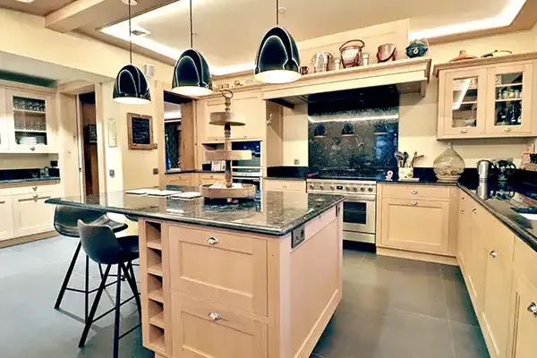 Cuisine équipée du chalet Le Bois du Bouchet à Combloux.