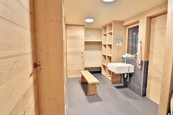 Local à skis du chalet Le Bois du Bouchet à Combloux.