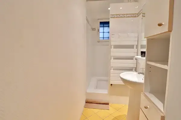 Petite salle de bains du chalet Le Bois du Bouchet à Combloux.