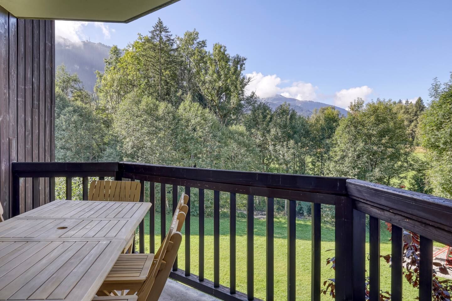 Vue depuis le balcon d'un appartement de la résidence Les Silènes.