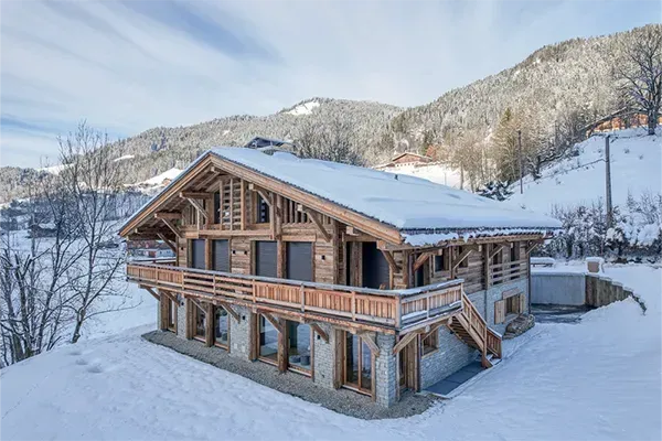 Appartements vue de l'extérieur et vue sur la vallée.