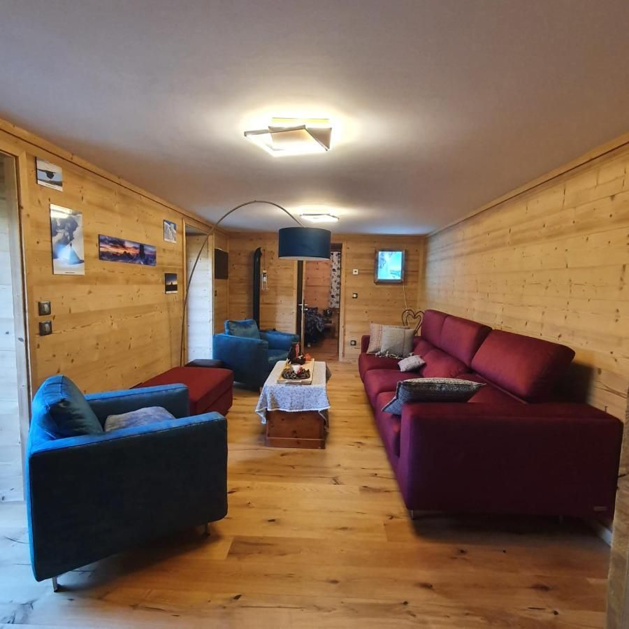 Salon du chalet qui chuchote.