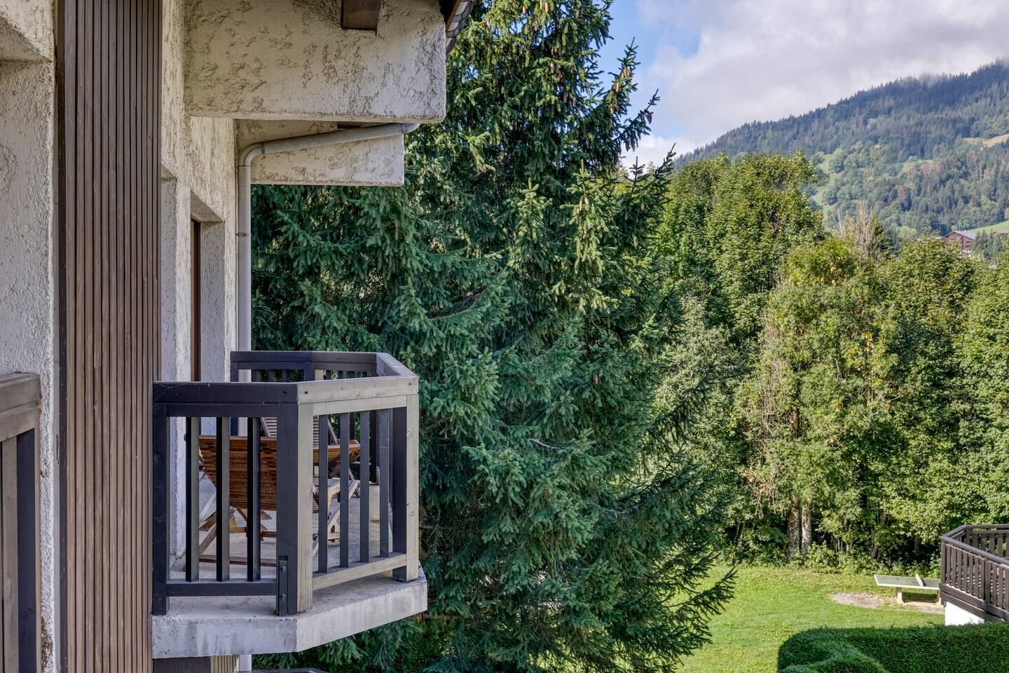 Balcons aux appartements de la résidence Les Silènes.