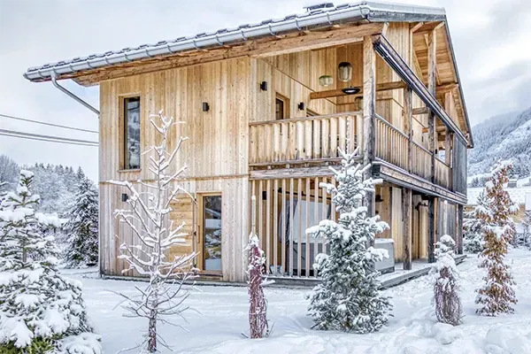 Vue extérieure du chalet.