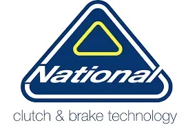 Logotipo da National: triângulo azul com um triângulo amarelo no interior, texto 