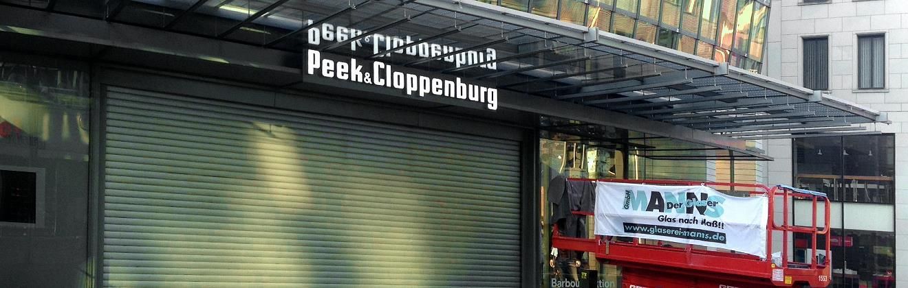 Ein Gebäude mit einem Schild mit der Aufschrift Pack-Kloppenburg