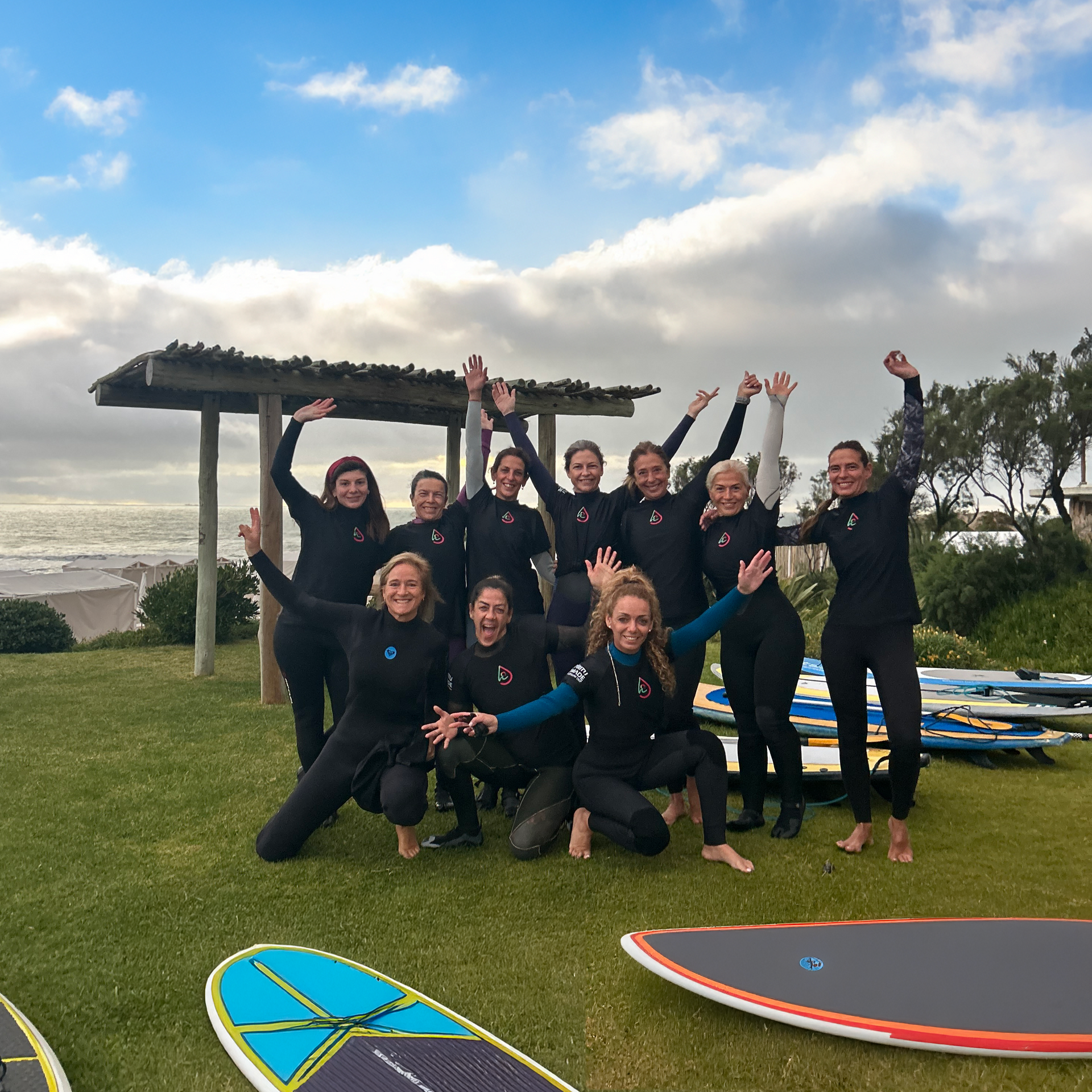 Experiencias en el Mar con clases de SUP y más con 10% Off, todo el año en Mar del Plata para huéspedes HomelyJoy.