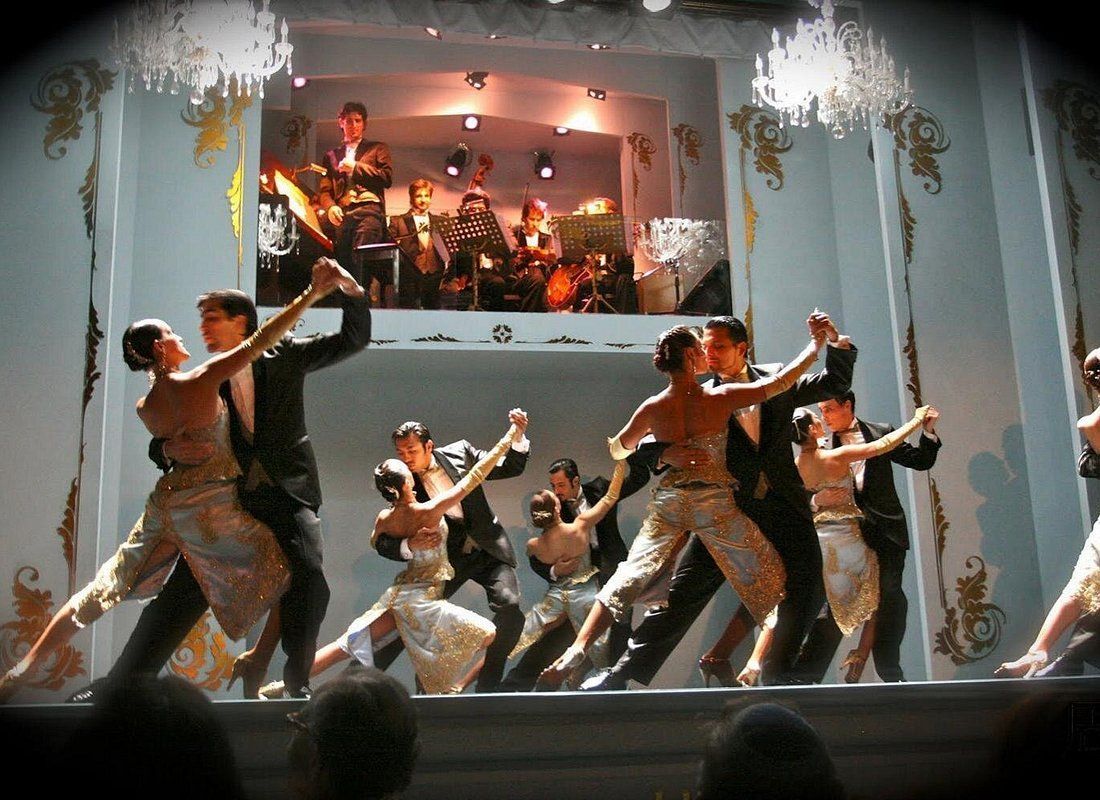El Mejor Tango Show con Cena más completos con Música y Cantantes en Vivo, Traslado y mucho más.