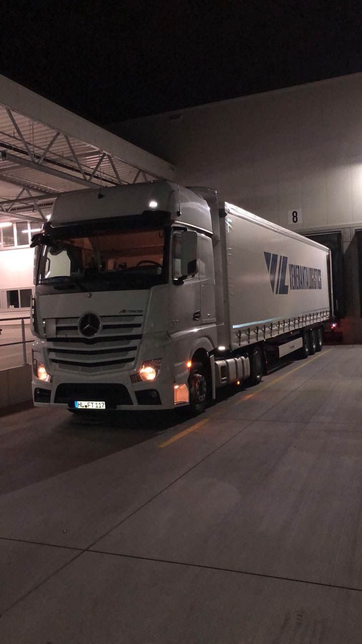 Rekan lastaus käynnissä