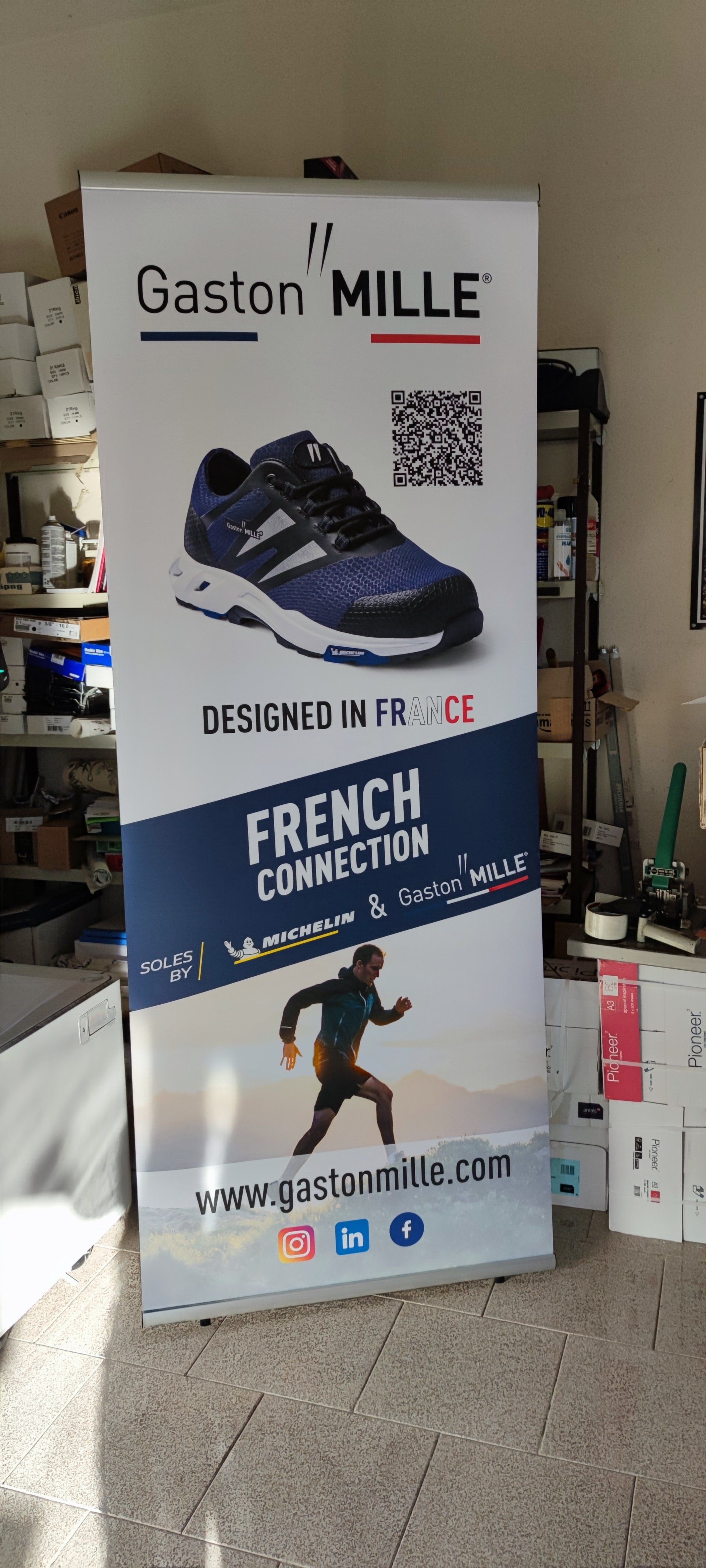 Panneau publicitaire pour des chaussures