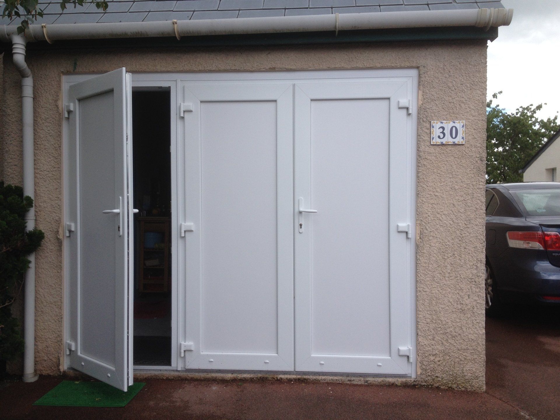 Porte de garage battante