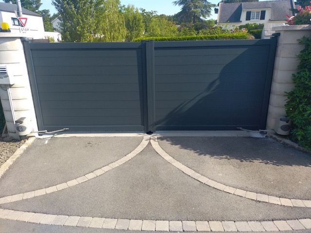 Portail d'entrée extérieur noir