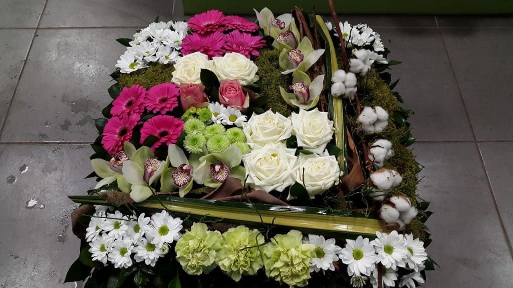 panier carre composition florale