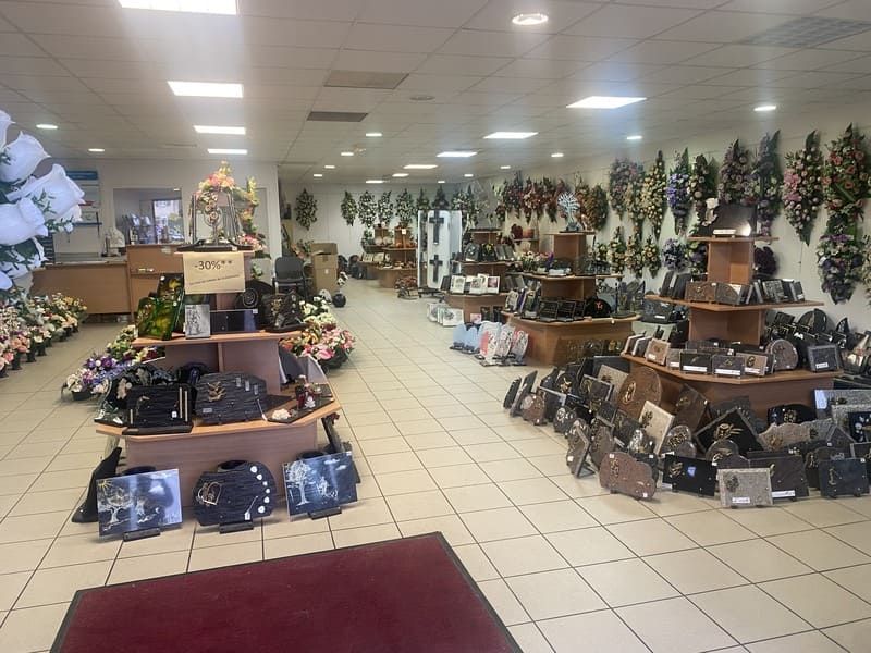 intérieur magasin d'articles funéraires de Caussade