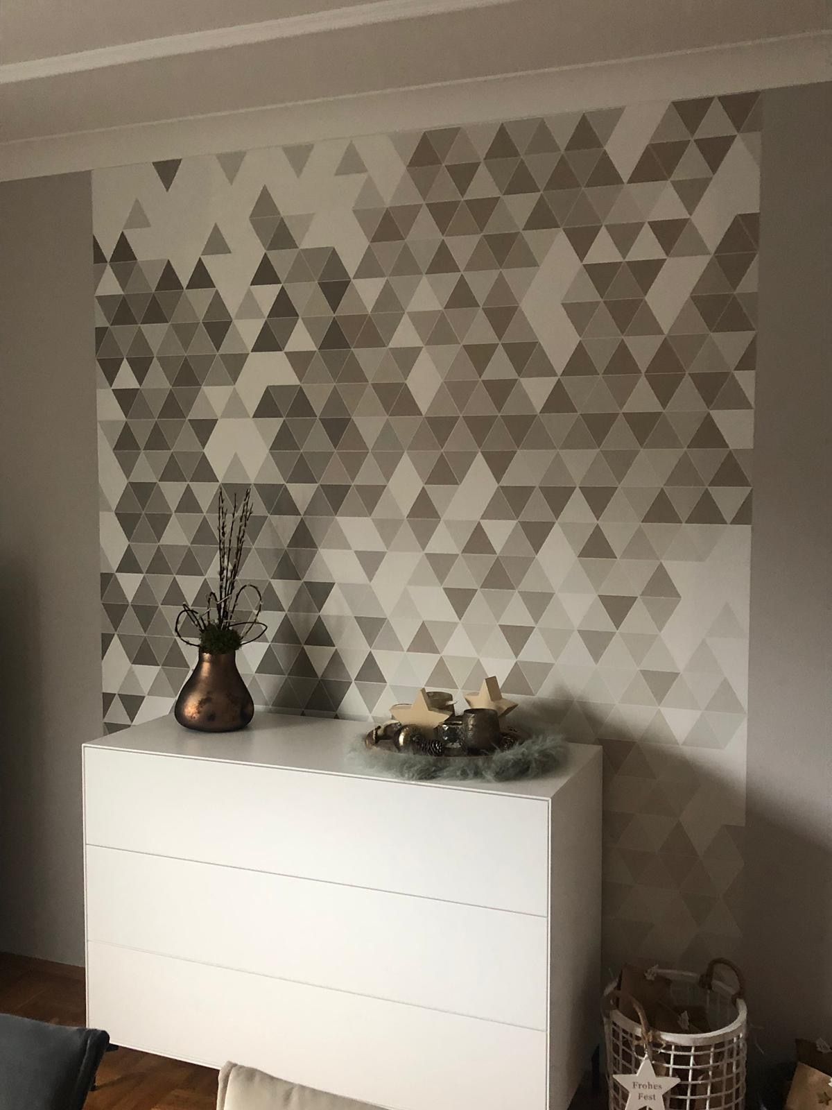 Graues Mosaikmuster im Schlafzimmer