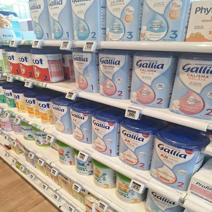 Rayon de boîtes de lait infantile, principalement des produits Gallia.