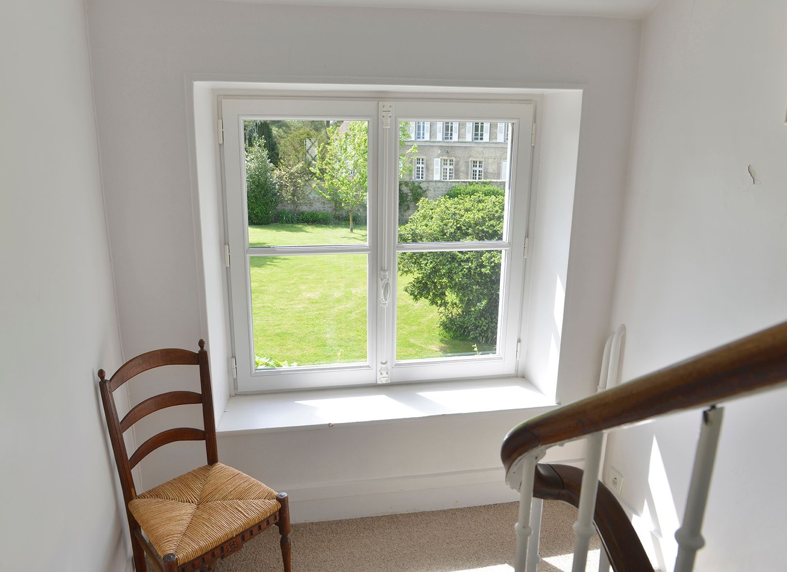 Fenêtre carrée blanche