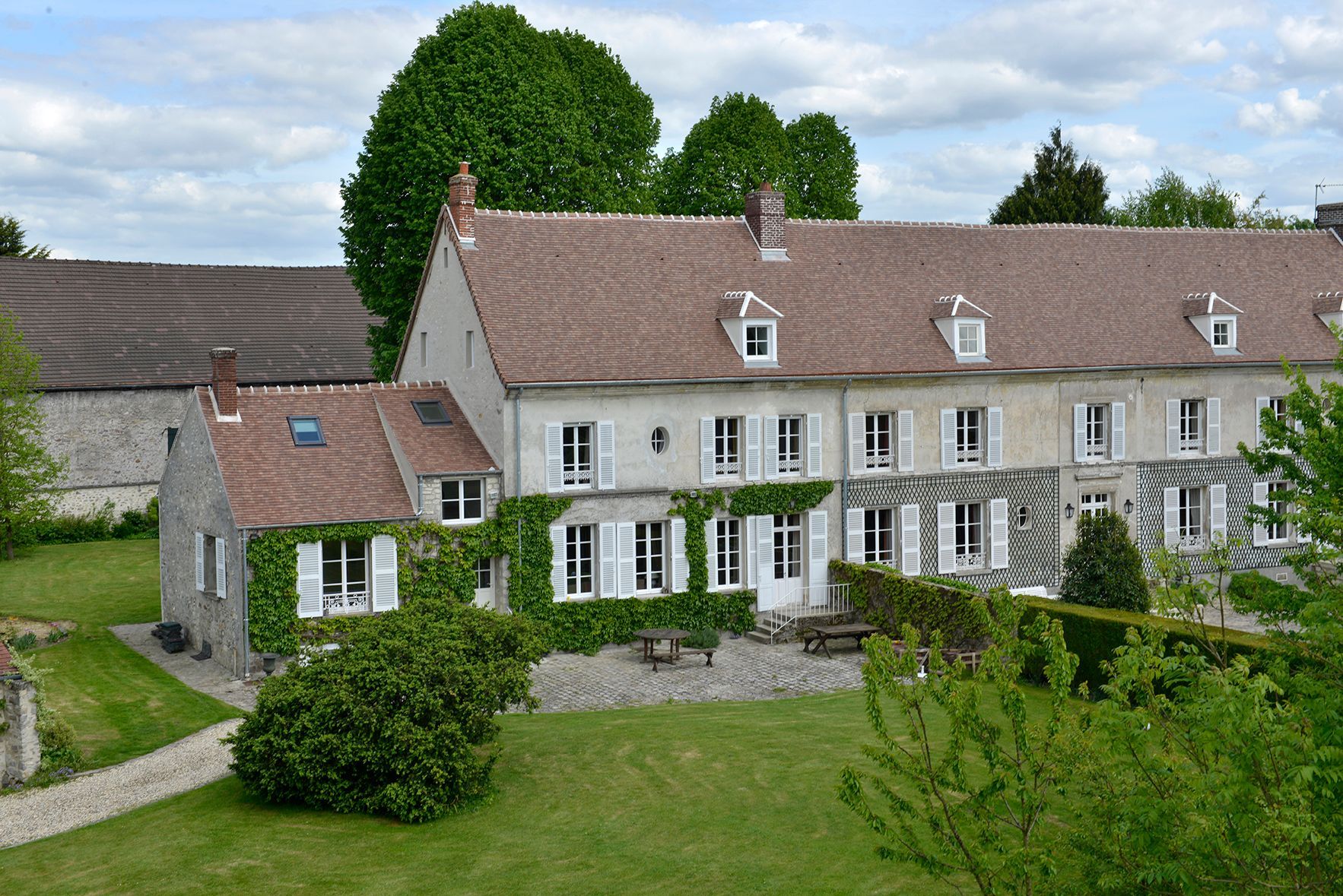 Bâtisse rénovée vue de haut