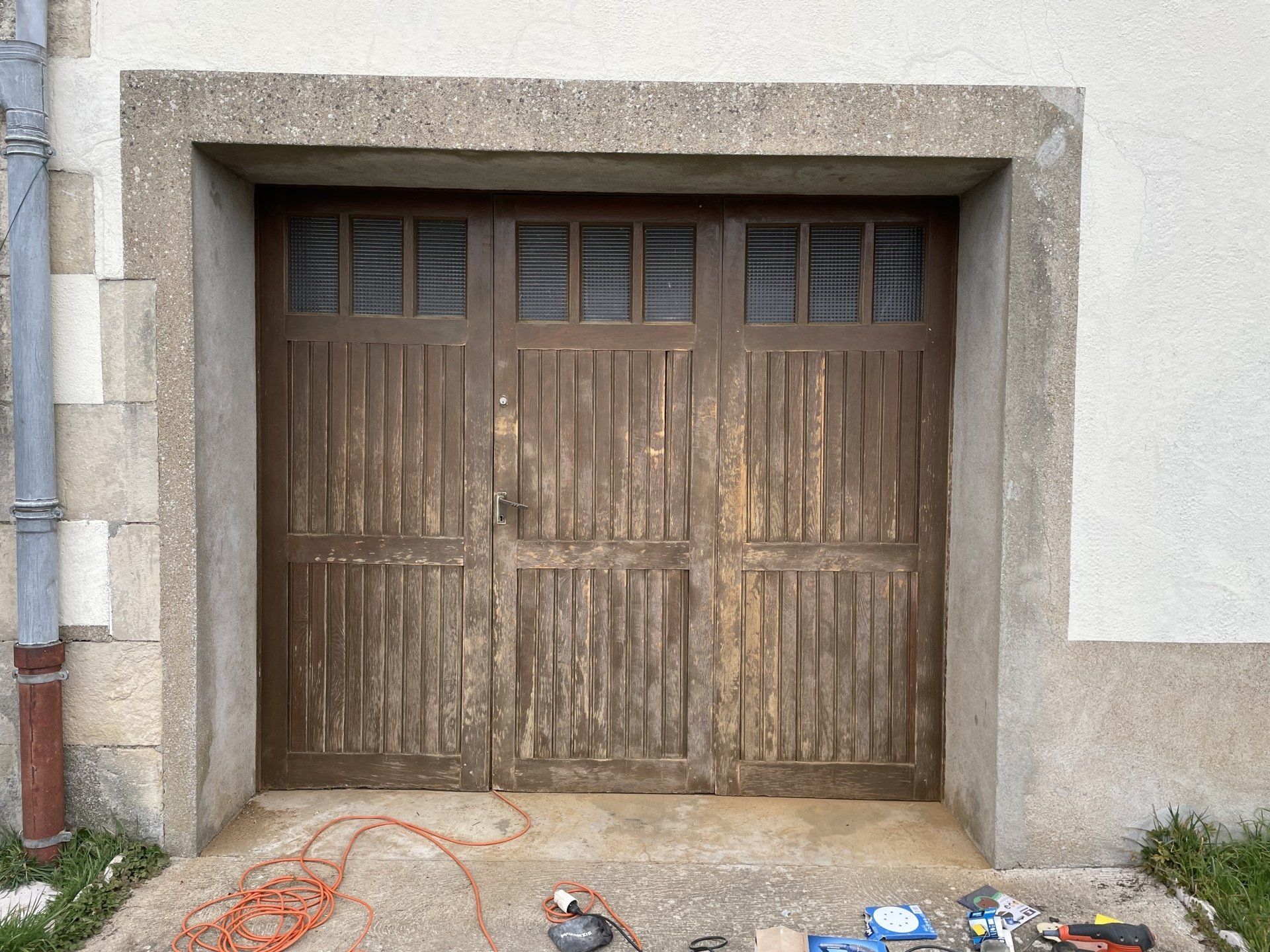 Portail en bois avant