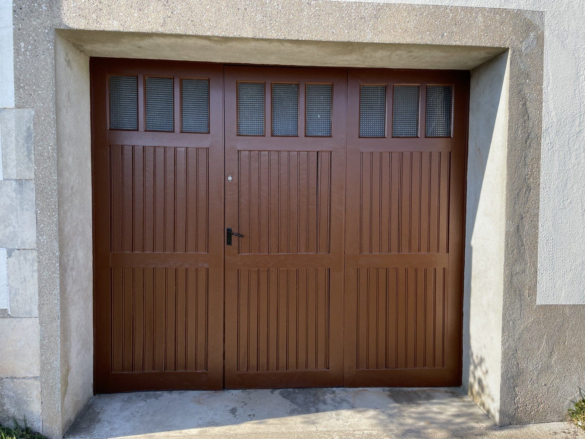 Portail en bois après