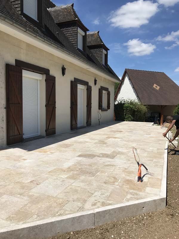 Construction d'une terrasse.