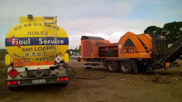 Ravitaillement en fioul, engin de TP