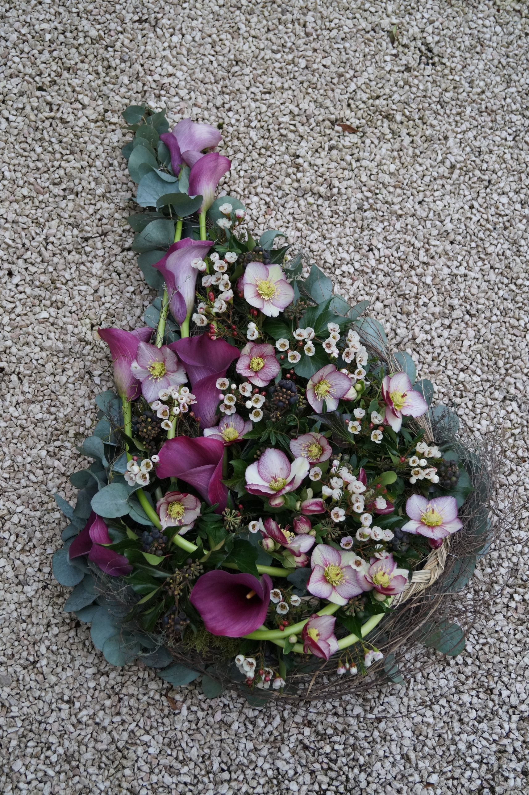 Trauerschmuck aus Blumen