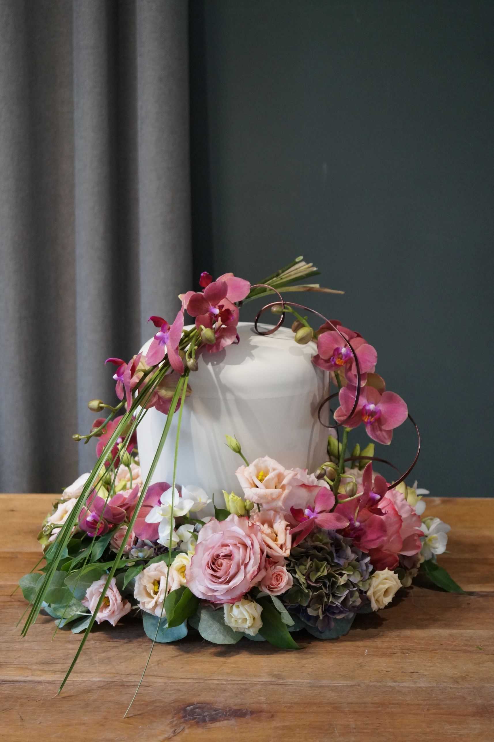 Urnenschmuck aus Blumen