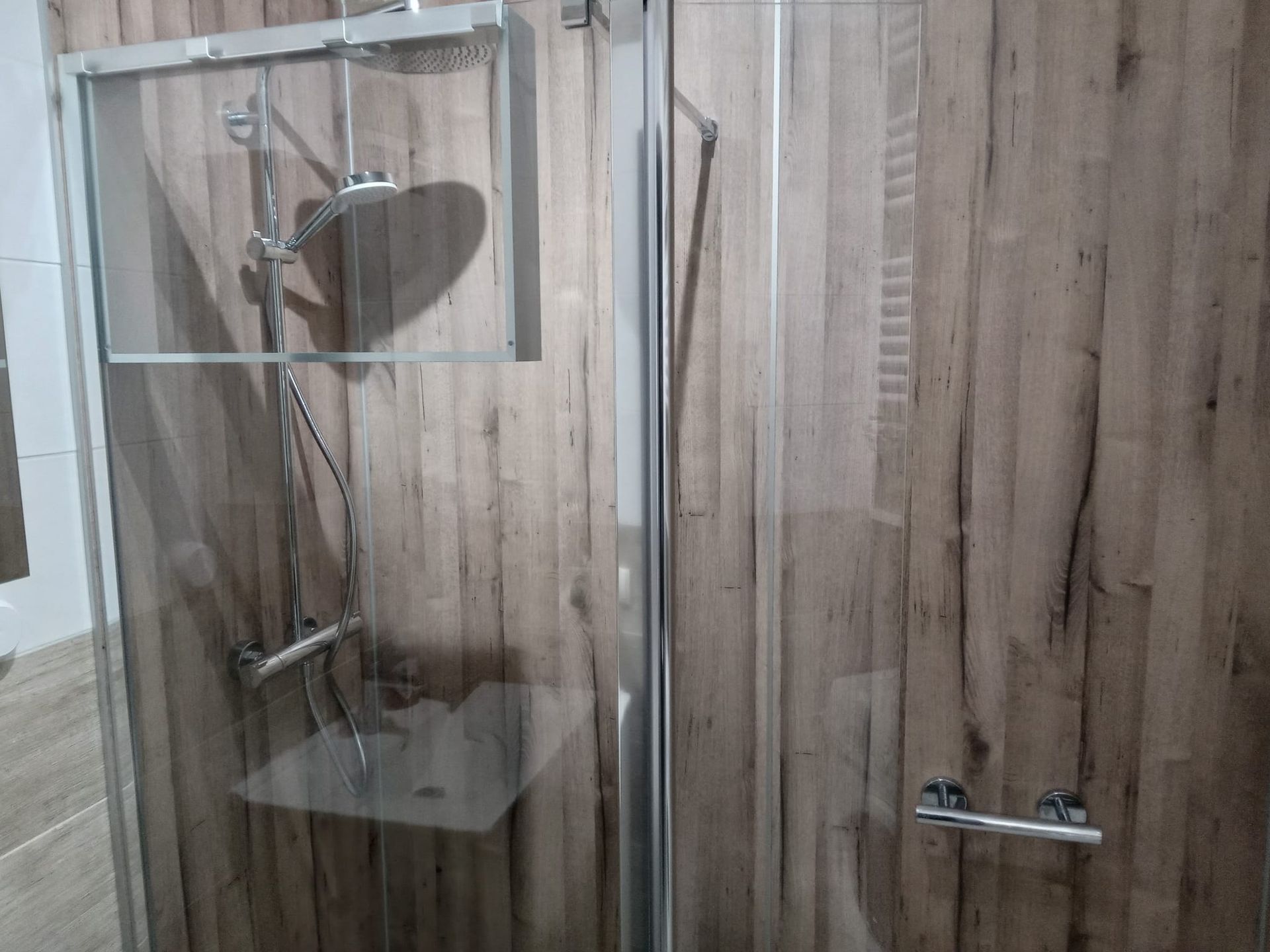 Une cabine de douche