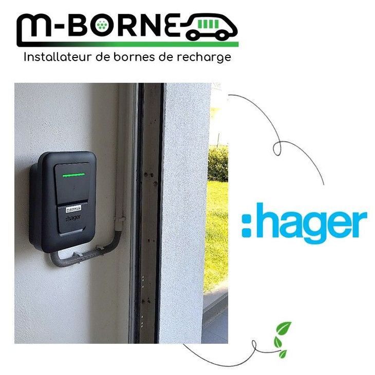 Bornes de recharge M-BORNE avec borne noire Hager installée près d’une porte.