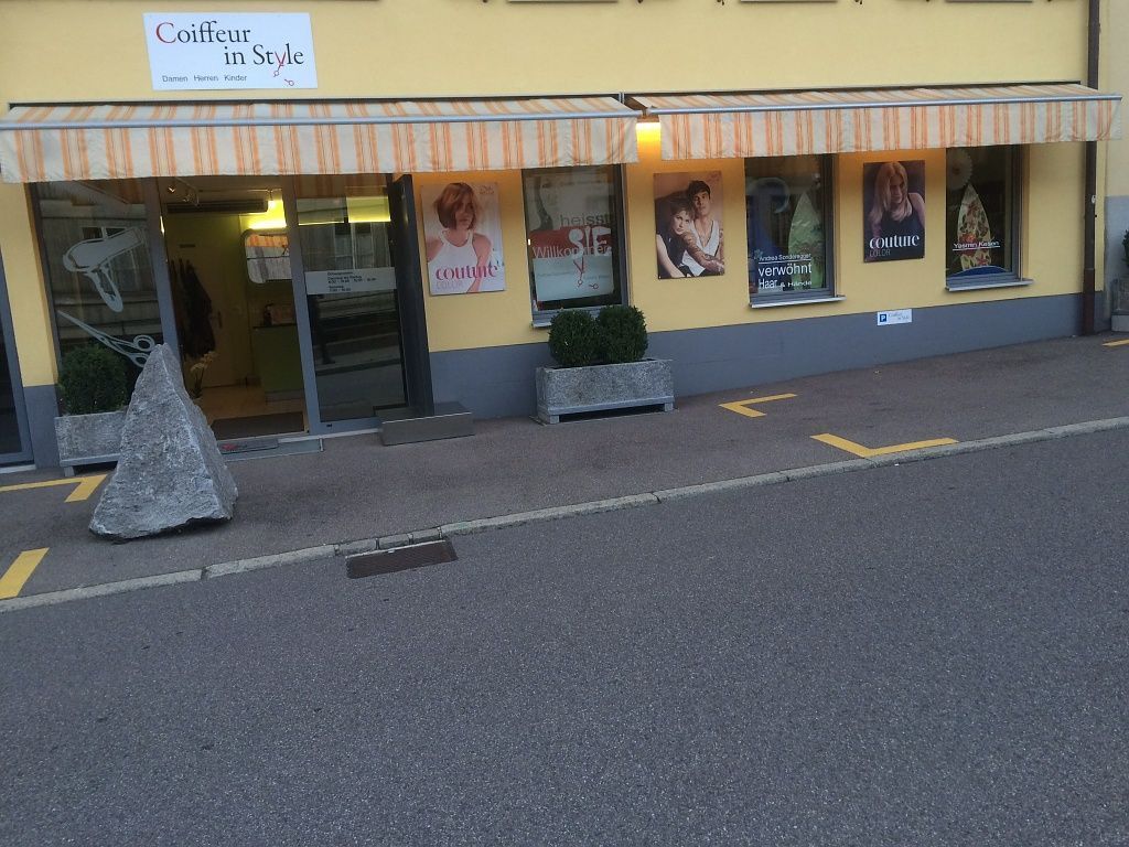 Salon Aussen - Coiffeur in Style - Sissach