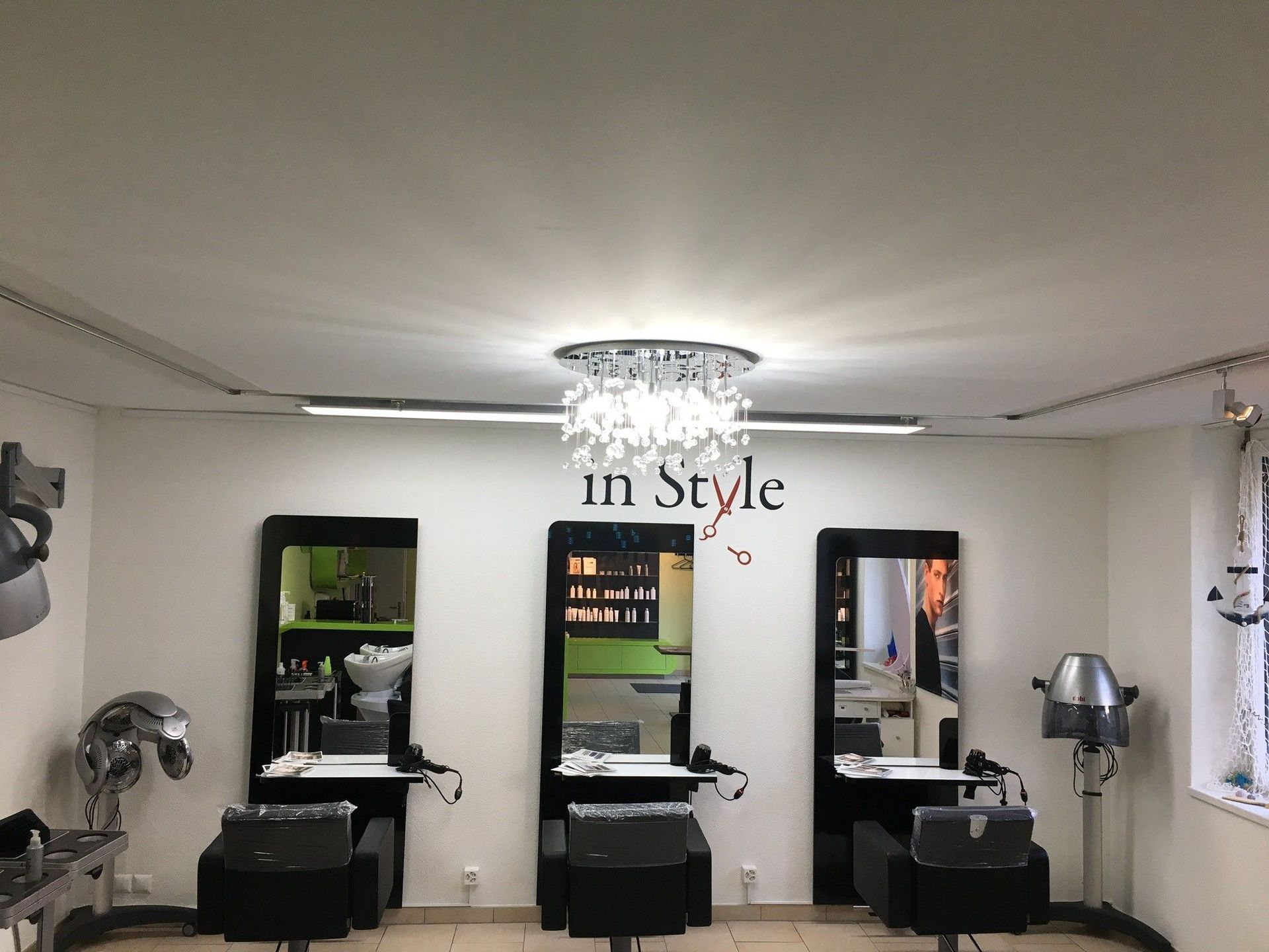 Haare schneiden - Coiffeur in Style - Sissach