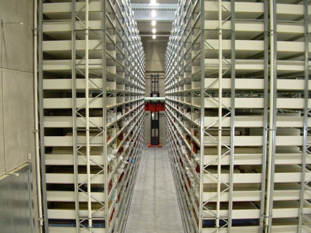 Spezielle Lagereinrichtungen - Gjergjaj Montagen