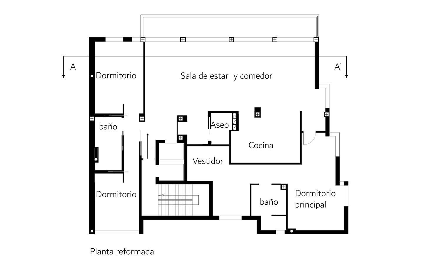 Plano arquitectónico de una casa con múltiples estancias: salón-comedor, cocina, dormitorios y baños.