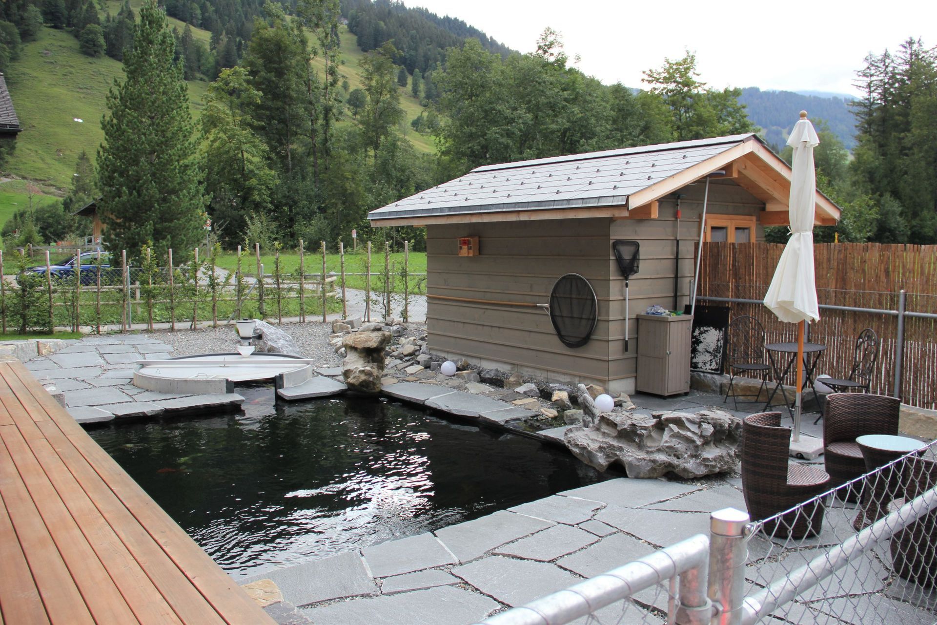 Gartenanlage mit Teich - BoweeGartenbauAG