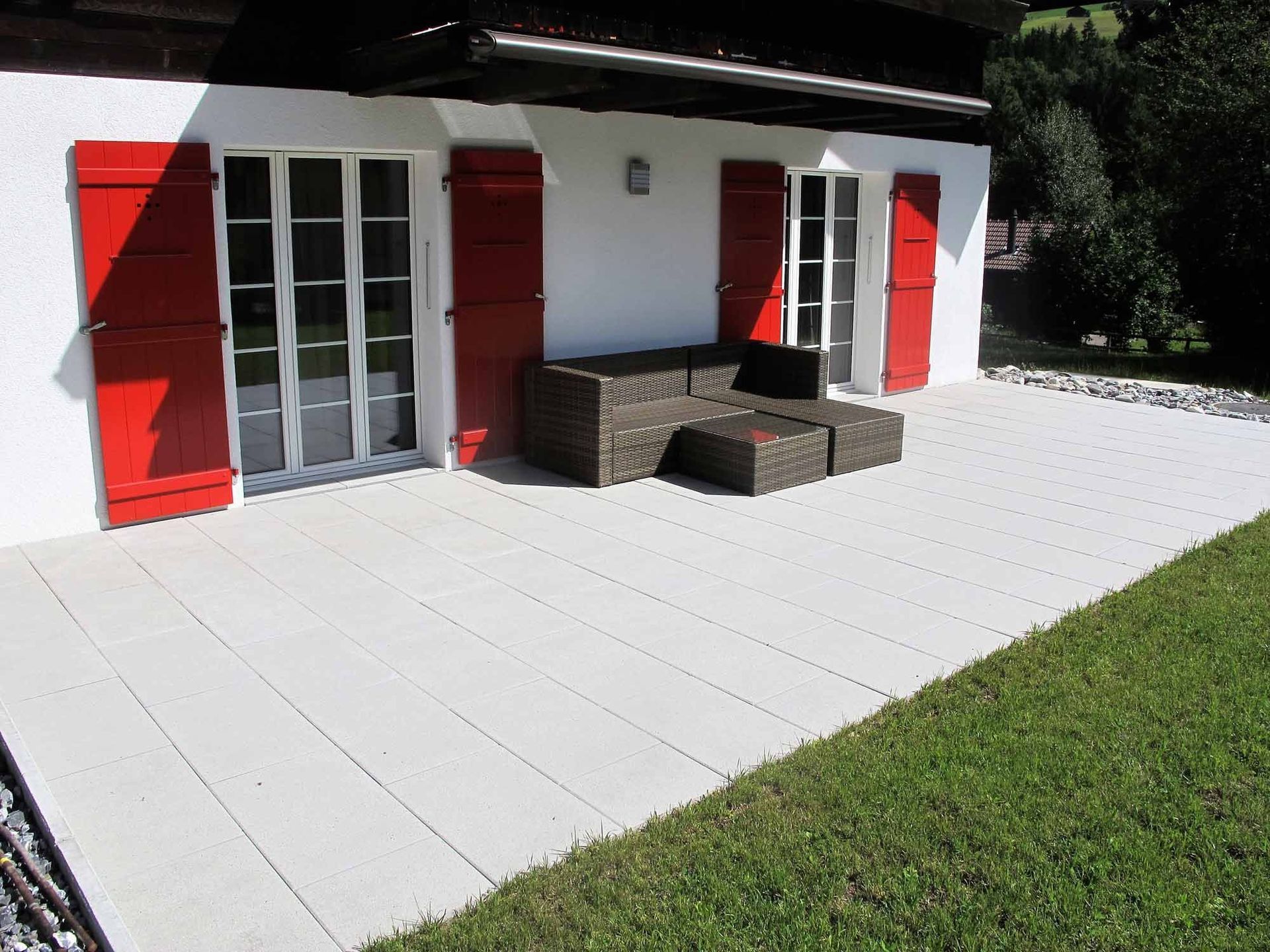 Gartenplattenbelag - Bowee Gartenbau AG