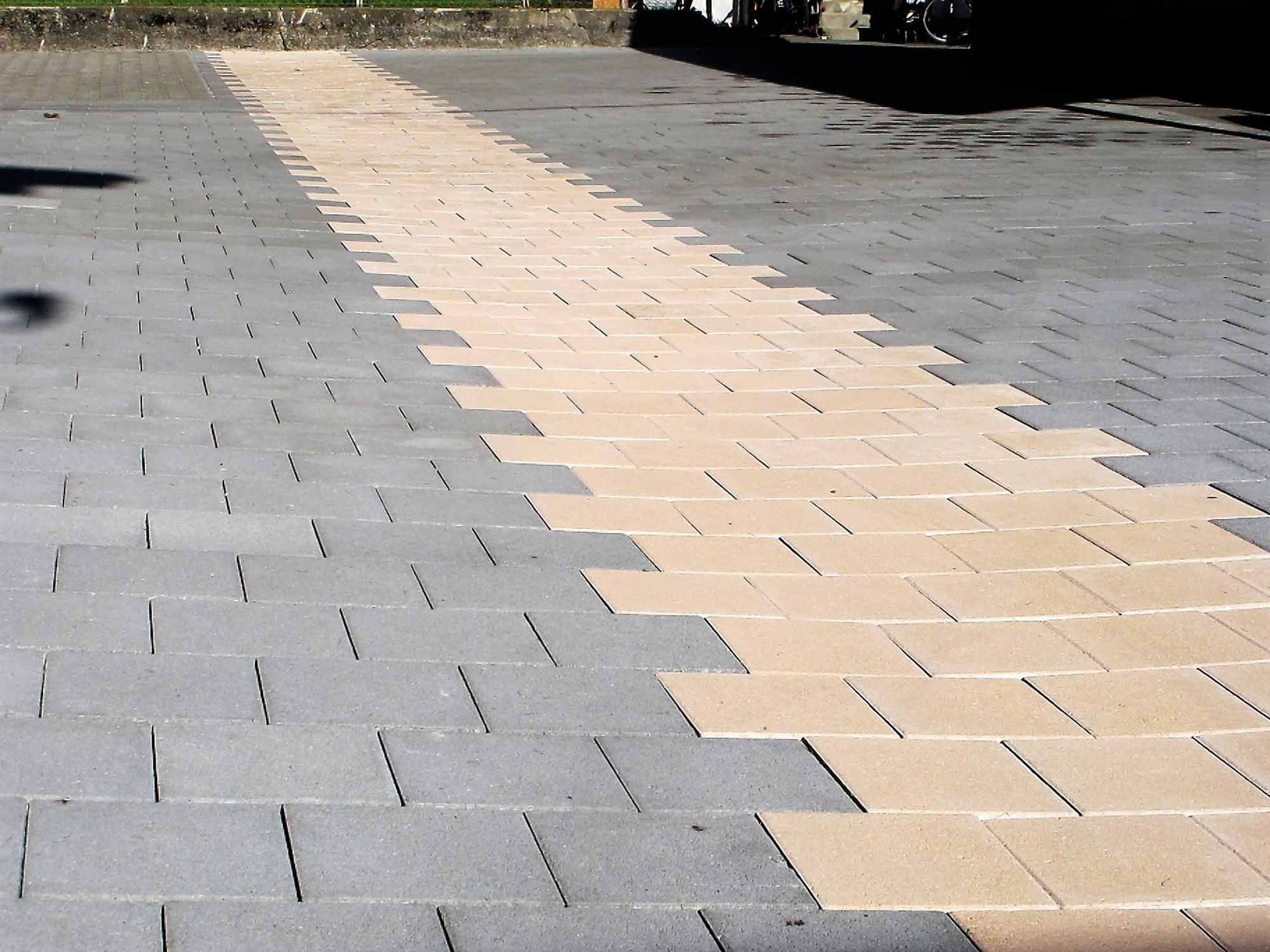 Verbundsteinbelag - Bowee Gartenbau AG