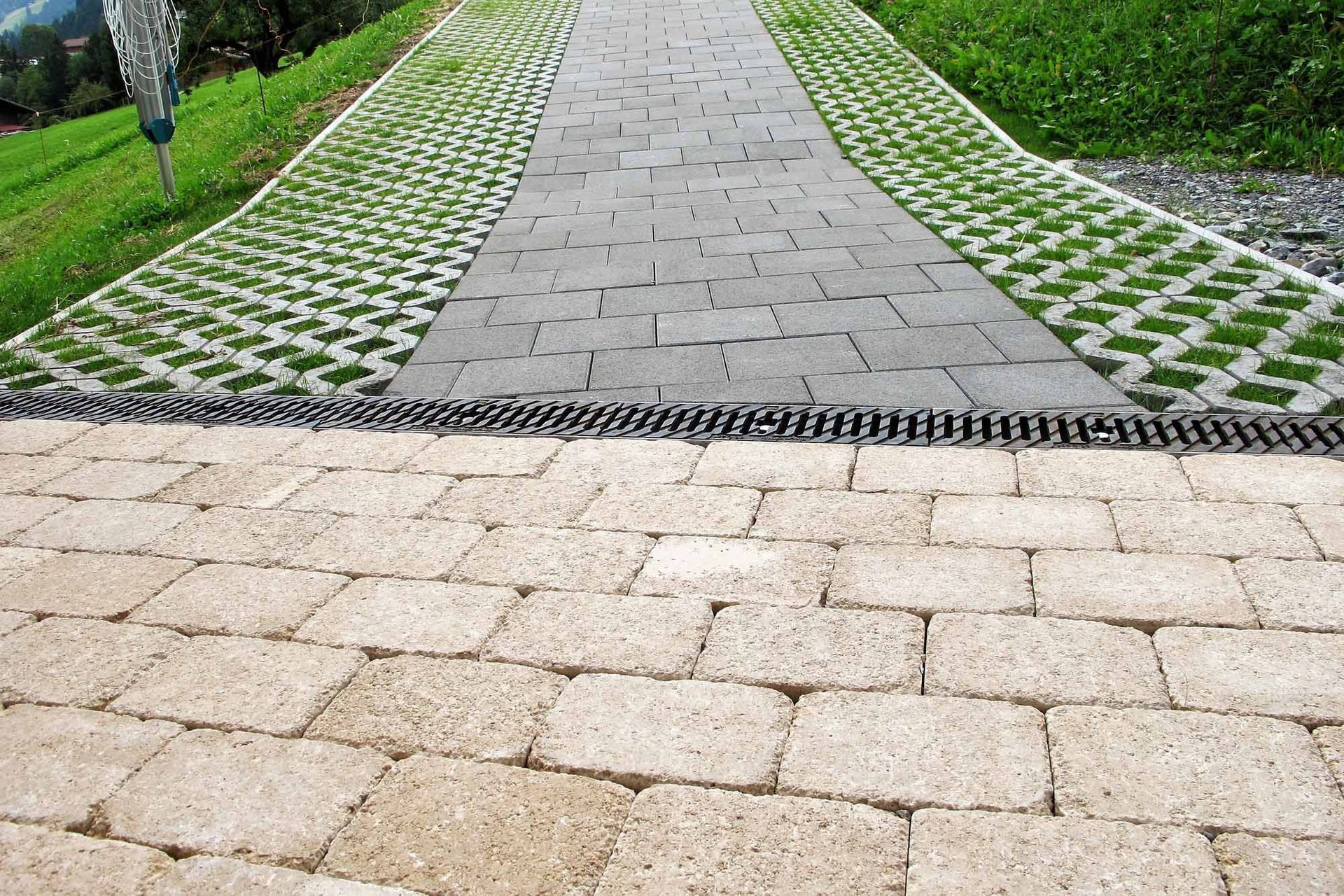 Verbundsteinbelag - Bowee Gartenbau AG