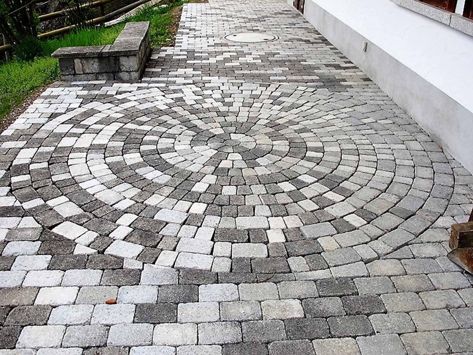 Verbundsteinbelag - Bowee Gartenbau AG