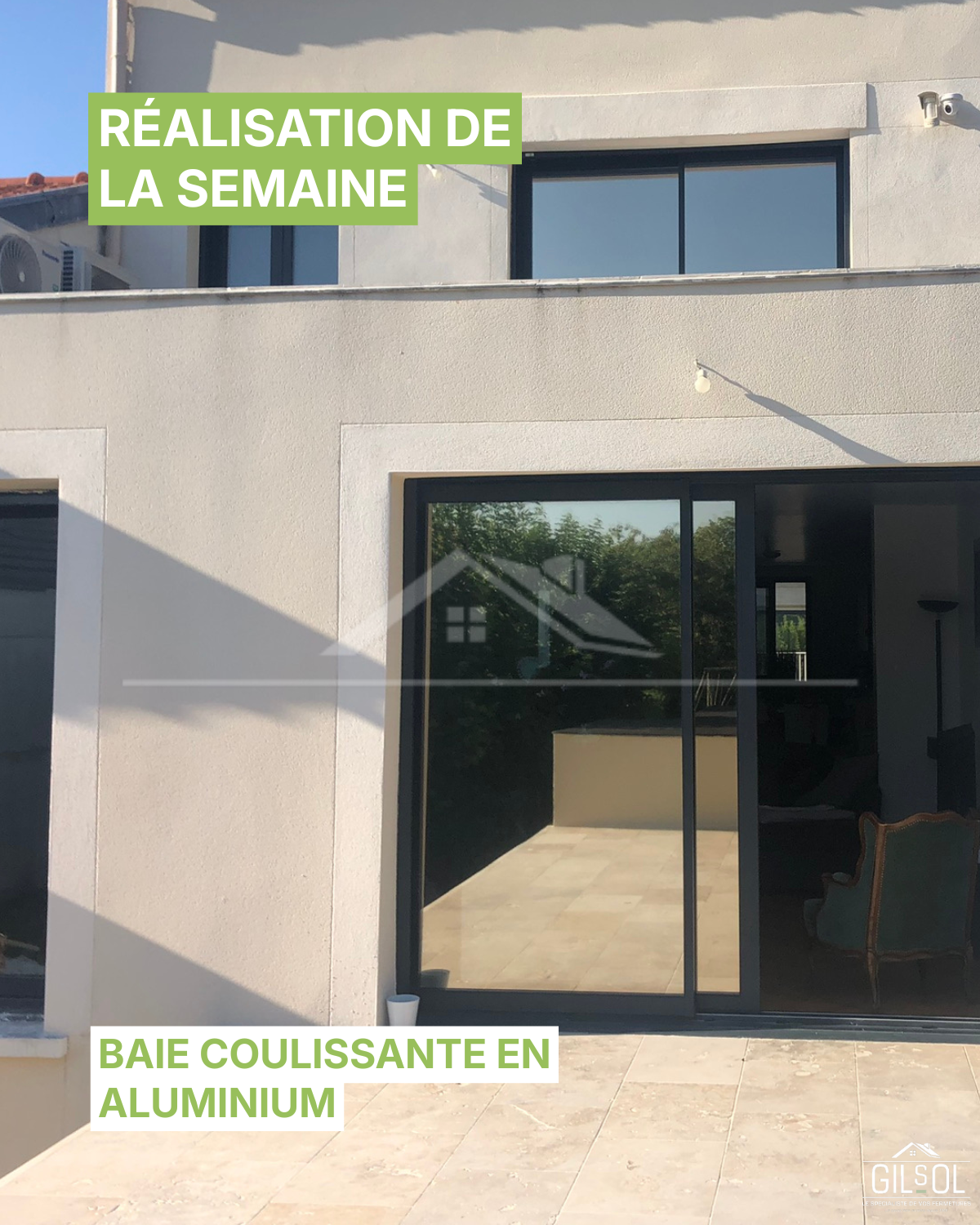 Affiche avec texte en français sur fond blanc, maison stylisée, “IL Y A 60 ANS : LE MONDE CHANGEAIT”.