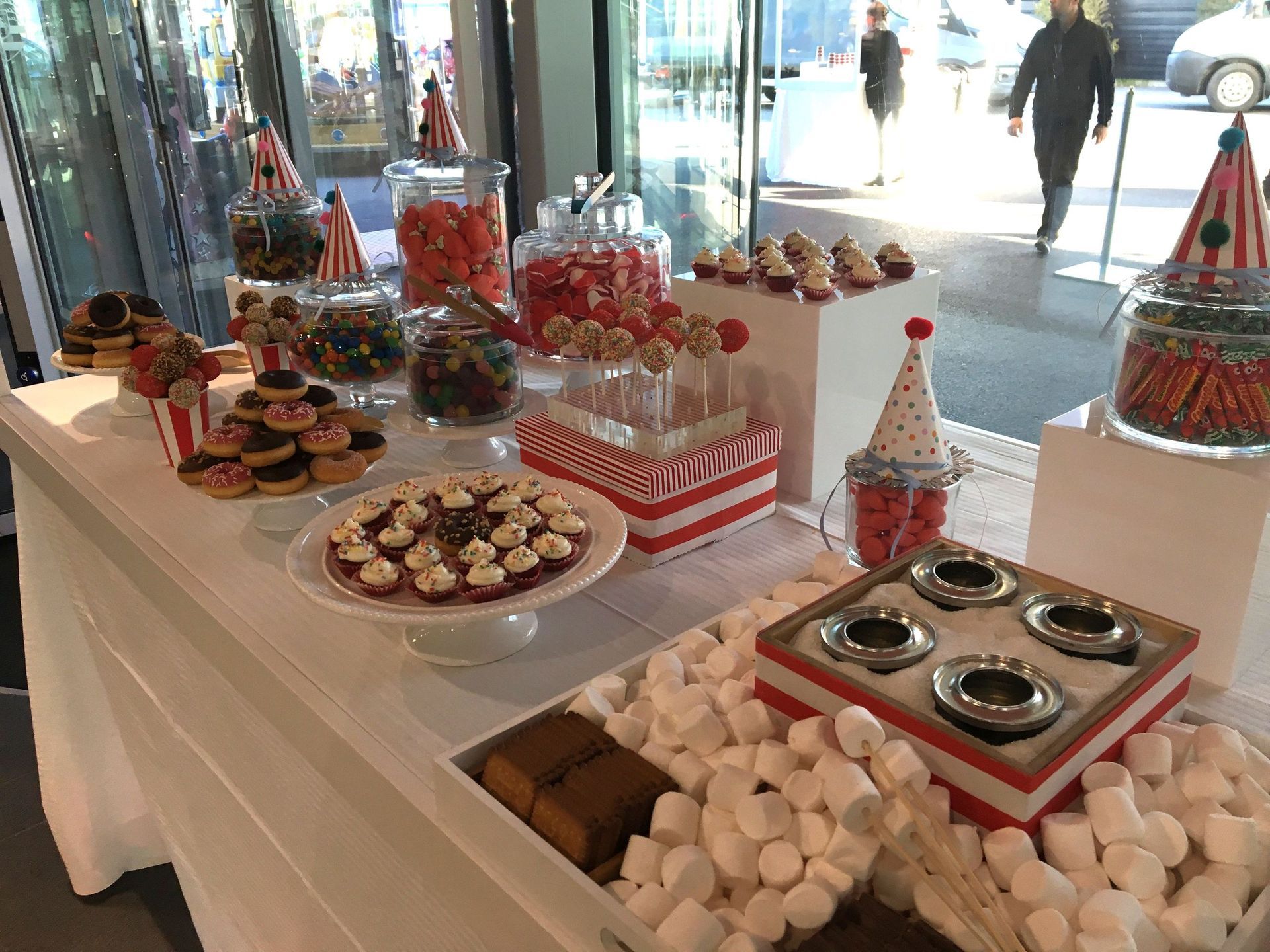 Confiseries et barbes à papa à Genève Nos manèges et attractions à Genève -Organisation d'événements à Genève - Wetzel Reynald Forain	