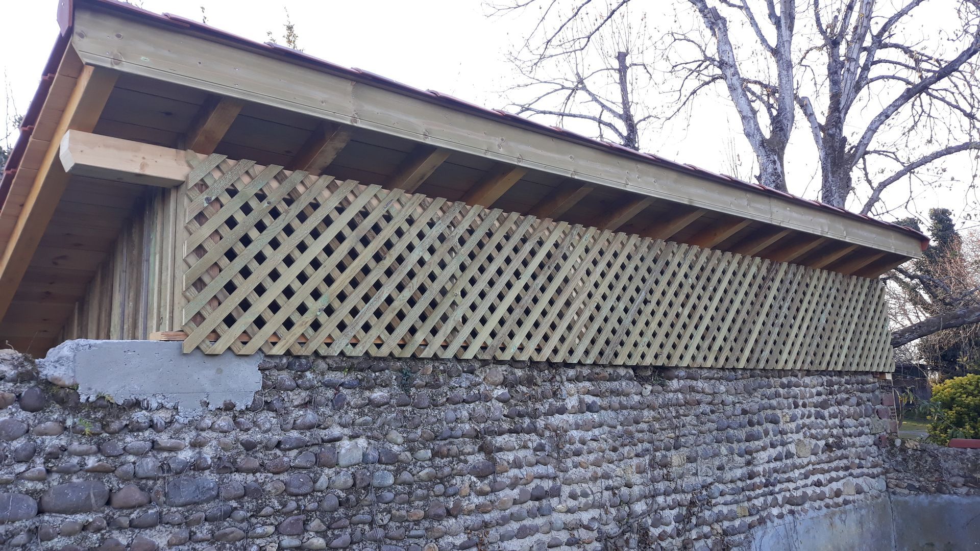 Photo d'un abri de jardin en bois