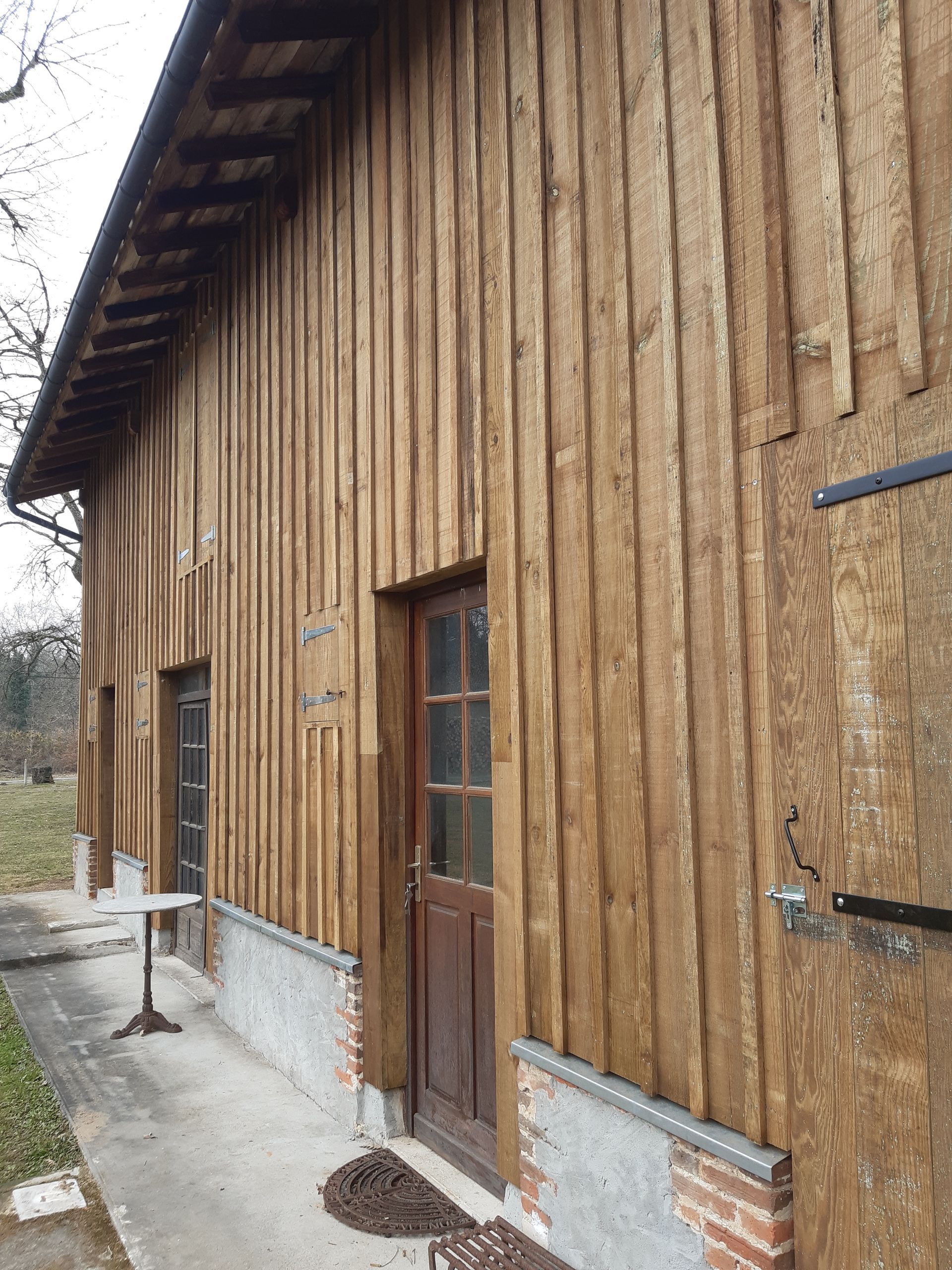 Photo d'un bardage en bois installé sur une maison
