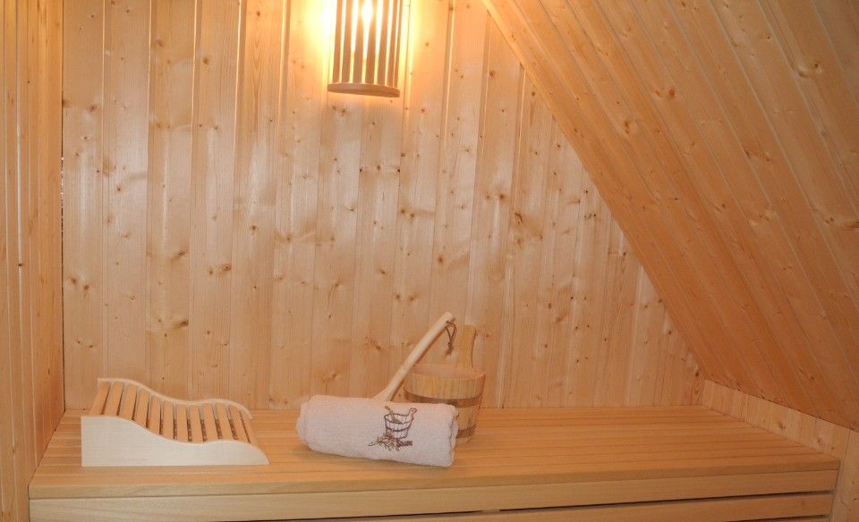 zwei Betten in einem Zimmer