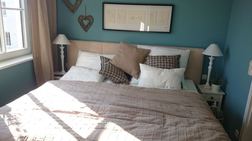 Doppelbett mit Nachttischen