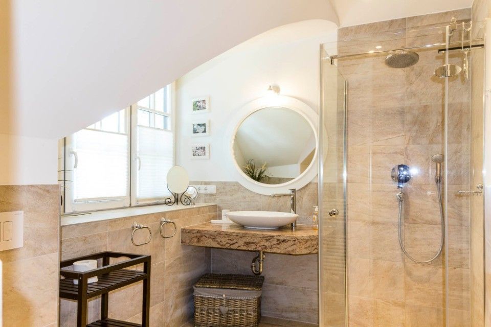 schönes Design-Badezimmer